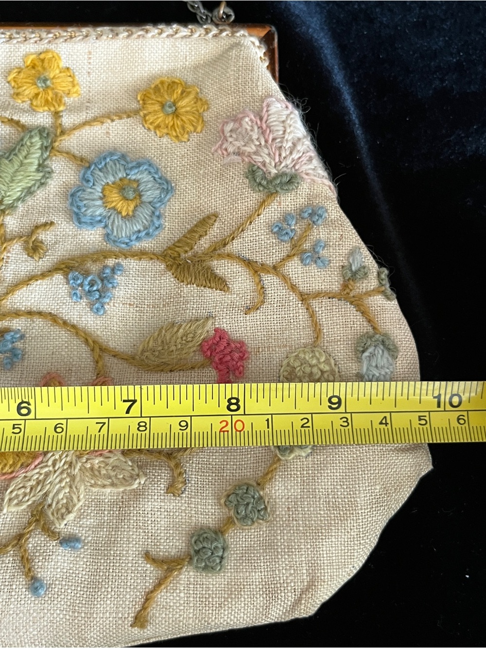 Vintage 60s Jacobean Crewel Linen Floral Kisslock Purse Chain Handle - Picture 9 of 10